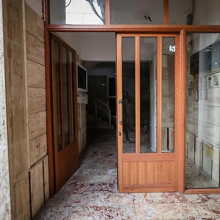 Near Me Τίρανα