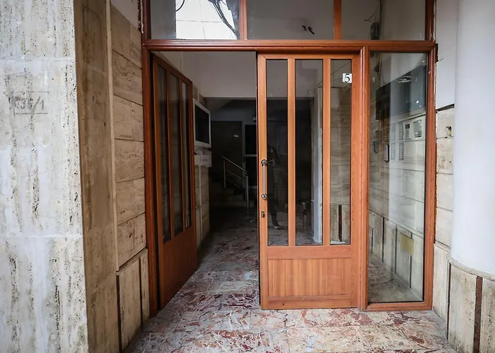 Near Me ティラナ